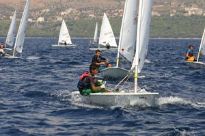 El club de actividades náuticas deportivas  escuela municipal de vela de Chipiona supera las expectativas en Valencia