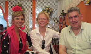 Periodistas y artistas disfrutan de la Feria de Sevilla