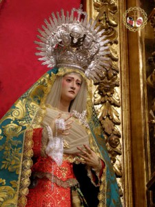 La Virgen de los Dolores estrena saya y tocado(Chipiona)