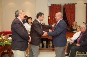 El ayuntamiento homenajea a empleados municipales jubilados(Chipiona)