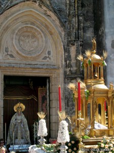 Altar de la Virgen de los Dolores de Chipiona con motivo del Corpus‏