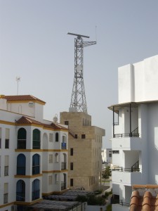 Preocupación vecinal por la instalación de un radar en el edificio de Salvamento Marítimo