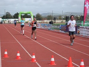 Destacada participación del chipionero Paco Guisado en la MARATÓN del ALGARVE (Portugal)