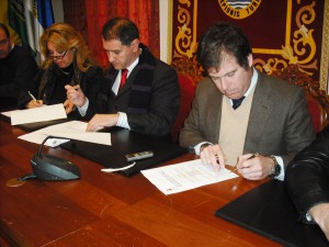 Firmado el contrato de concesión de obra pública y explotación del camping municipal de Chipiona