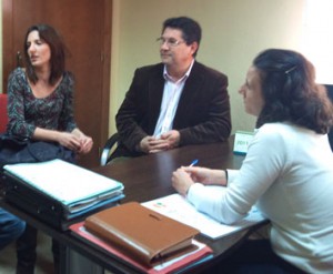 Antonio Peña visitó el centro de Alzheimer “Faro de Chipiona”