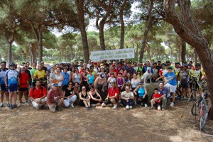 Más de  200 ciclistas han participado en la marcha en bici “Vía verde entre rios”.