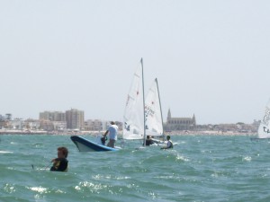 Las aguas de Chipiona acogieron este fin de semana la tercera y penúltima Copa de Andalucía de Láser Standard, Láser Radial y Láser 4.7 de la temporada Escuela Municipal de Vela de Chipiona