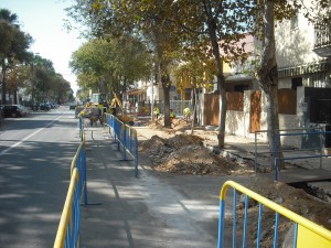 Diputación invierte 377.000 euros en la mejora de acerado y canalizaciones de la Avenida de Sevilla