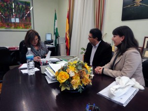 La delegada provincial de Educación se compromete con el alcalde a estudiar la segunda fase de Argonautas y visitar sus instalaciones el 27 de diciembre