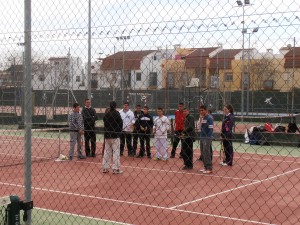 Deportes facilita equipamiento y programas de educación física a los centros educativos