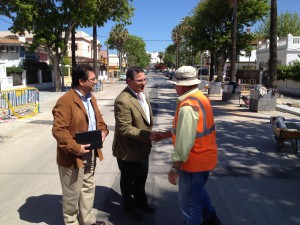 El Vicepresidente de la Diputación de Cádiz, Bernardo Villar, visita las obras de las avenidas de Sevilla y el Faro