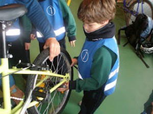 Un taller acercará el mundo de la bicicleta a un centenar de alumnos