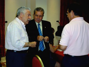 La Conferencia “El Moscatel Honra y Orgullo de Chipiona” abrió el pasado viernes el ciclo “Temas Sevillanos” de Antonio Bustos