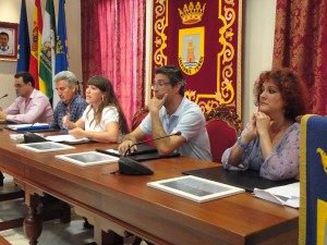 Homenaje a docentes jubilados y presentación de la agenda en la inauguración oficial del curso escolar