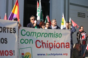 Los sindicatos marchan juntos en Chipiona en defensa de nuestros derechos.