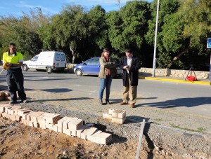 Se levanta un muro en el nuevo colegio Argonautas para que pueda funcionar como centro educativo