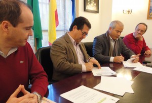 La remodelación del Paseo Costa de la Luz da un paso más con la firma del contrato administrativo