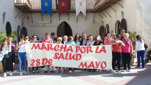 Finaliza el programa conmemorativo del Día de la salud de las mujeres con una marcha y ejercicios físicos en la playa