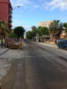 El Ayuntamiento instala tres nuevos contenedores soterrados en la avenida de Sevilla