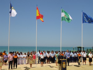 Chipiona inaugura la temporada alta de playas con un importante incremento de la dotación y servicios