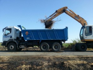 Sofocados dos incendios producidos en la tarde y la noche de ayer en zonas rurales