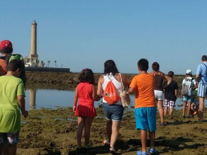 Turismo y JARIFE ofrecen visitas guiadas a los corrales de pesca durante el verano