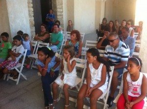 El Ayuntamiento realizó ayer la recepción oficial a los ocho niños saharauis que pasan sus vacaciones en Chipiona