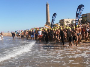 La octava Travesía a nado Picoco-Playa de Regla cierra inscripciones con récord de participación