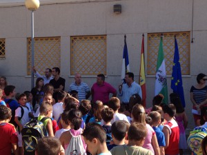 Antonio Peña asiste al inicio de un curso en infantil y primaria que contará con 1912 alumnos