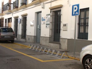 Chipiona ampliará su apuesta por la movilidad sostenible con más aparcabicis