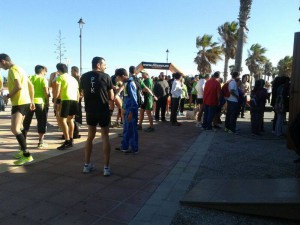 La Carrera del Alzheimer “Por nuestros mayores” se estrenó ayer como prueba solidaria al Circuito Local de Carrera