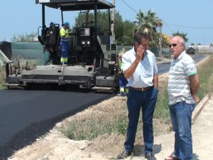 Comienza el asfaltado del Camino del Olivar