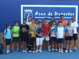 18 tenistas participan en la liguilla infantil-cadete de verano