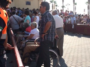 Fiestas habilita por tercer año un espacio para que las personas con discapacidad puedan ver la salida de la Virgen de Regla