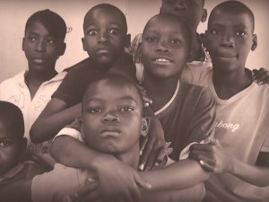 Una muestra fotográfica descubre áfrica en el Castillo con una mirada de Mozambique