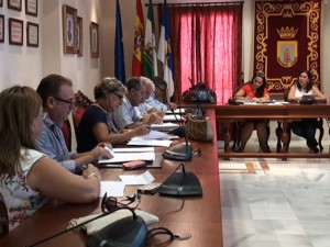 El Consejo Escolar de Chipiona muestra su queja a la Junta de Andalucía por el mal estado y la antigüedad de los libros de texto