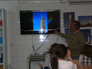 Ofrecen Programa conoce los faros.