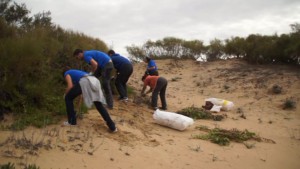 Eriphia vuelve a congregar a un buen número de voluntarios en la sexta edición de las Jornadas de eliminación de la flora invasora