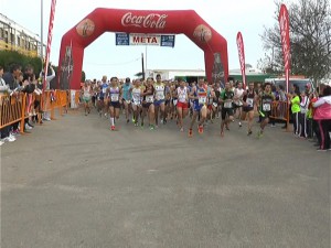 Más de 400 atletas participaron en la Carrera de La Reyerta