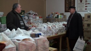 Cáritas Parroquial de Chipiona distribuyó en su campaña de navidad 3000 kilos de alimentos entre 50 familias