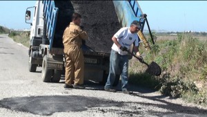 Agricultura y Comunidad de Regantes ultiman la mejora del asfaltado de la Cañada Real de Chapitel.