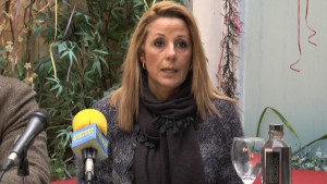 La candidata a la Alcaldía de Chipiona por el PA se compromete a reabrir la oficina de Endesa en la localidad.