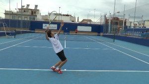 Tres tenistas del Club de Tenis de Chipiona jugarán finales del torneo Solera Motor