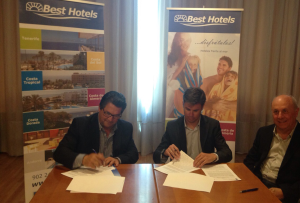 Firmado un convenio entre el Ayuntamiento de Chipiona y la cadena Best Hoteles para la construcción de un hotel en Costa Ballena.