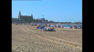 Chipiona inicia la temporada veraniega con tres banderas Q de Calidad Turística en sus playas(Chipiona)