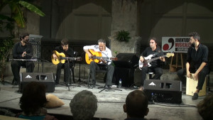 Juan Gómez cautiva en un concierto de guitarra que tuvo como escenario el Claustro del Santuario