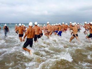 Espectacularidad y rotundo éxito de participación en la décima Travesía a nado Picoco-Playa de Regla