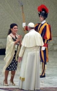 María José Santiago cantó al Papa Francisco en el Vaticano