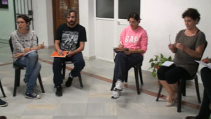 20 alumnos y alumnas sin experiencia previa comienza un taller de de iniciación al teatro.