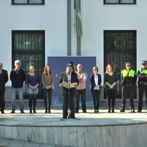 Chipiona se suma a los actos de rechazo hacia los atentados ocurridos en París.